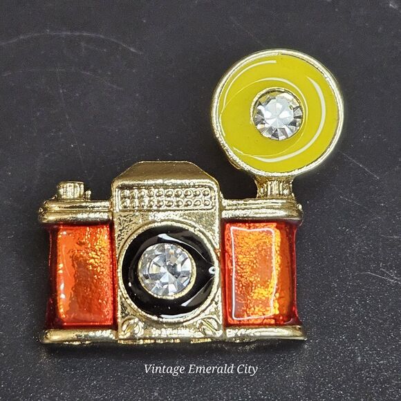 Retro Brooch Vtg Photo Camera Pin Flash Bulb Orange Enamel Rhinestone Gold Tone - Picture 7 of 12
